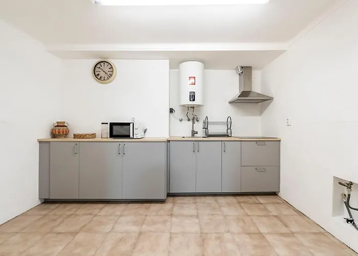 Cozy In Bica Apartment Lisbon